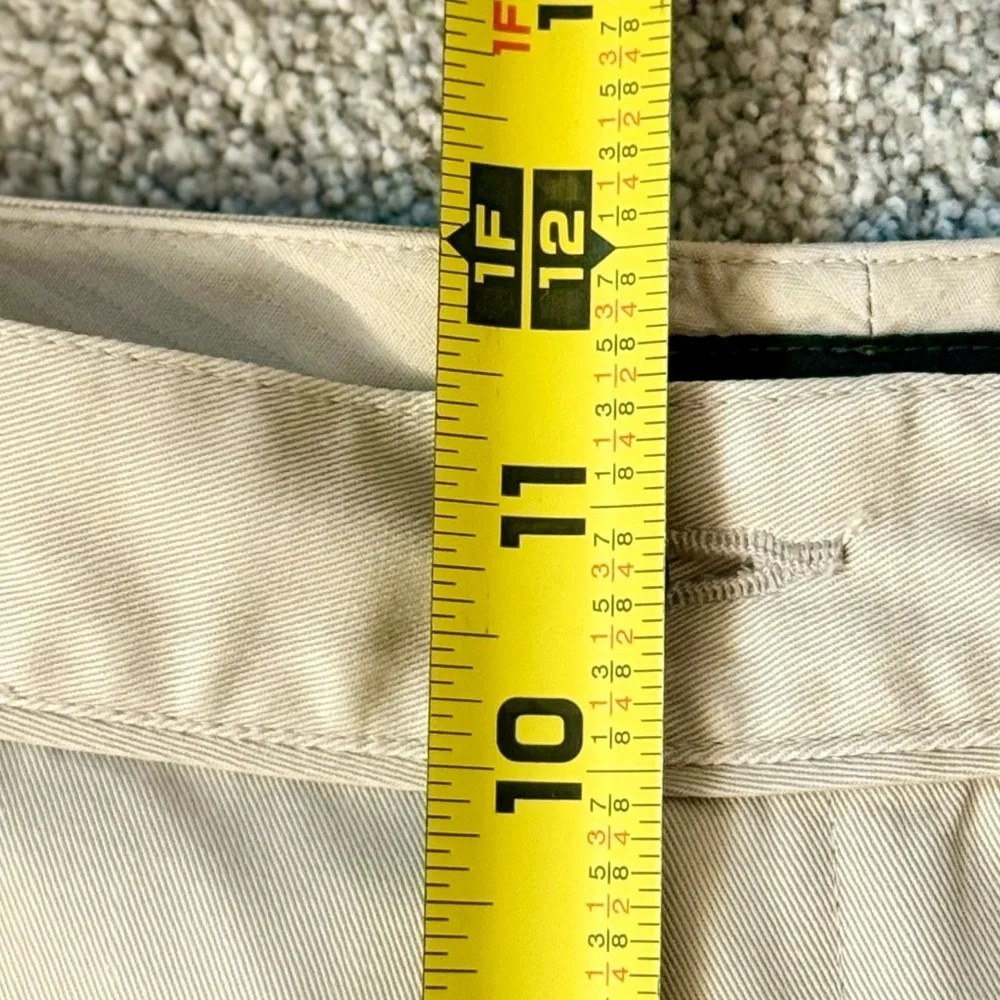 Eddie Bauer Women’s Khaki Shorts Wrinkle Resistant 100% Cotton 10” inseam Sz 22W